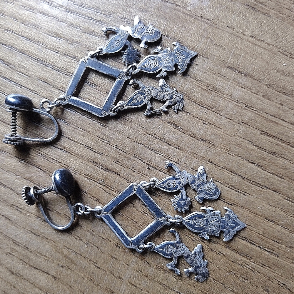 Siam belly dancers earrings
